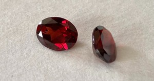 Pair of 9 x 7 mm Oval Loose Garnets