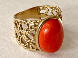 14k Gold and Oval Coral Ring