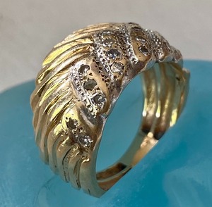 14k Gold Custom Ring w Diamond Chips