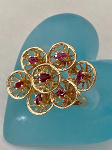 14k Gold Ring w Rubies in Multi Circles