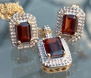 10k and Garnet Pendant and Matching Earrings