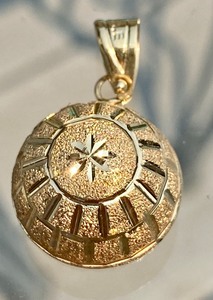 14k Gold Diamond Cut Round Pendant