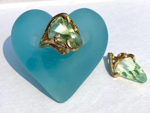 Stunning 14k Gold Lens Cut Green Peridot Ring and Matching Pendant
