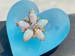 14k Gold Diamond and Opal Flower Design Ring