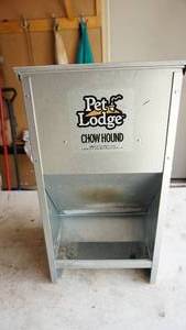 Metal Pet Lodge Chow Hound Pet Feeder & Storage Bin