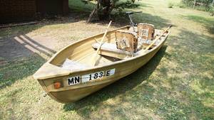 Aluminum Fishing Boat W Three Padded Benches & Two Removable Chairs & Two Oars-MinnKota Trolling Motor