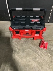 Milwaukee PACKOUT 22 in. Large Portable Tool Box Fits Modular Storage System. See Pictures