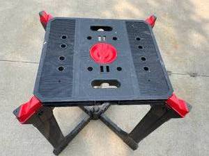lot 117 image: Collapsible Work Bench
