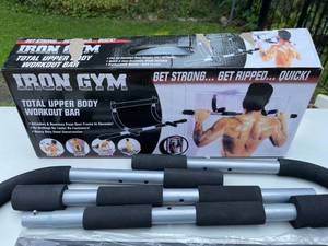 lot 123 image: Iron Gym Upper Body Workout Bar