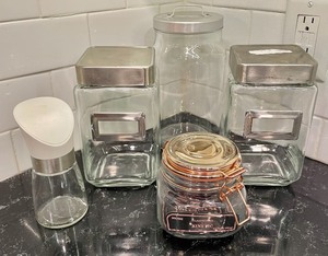 lot 14 image: Glass and Plastic Kitchen Storage Canisters