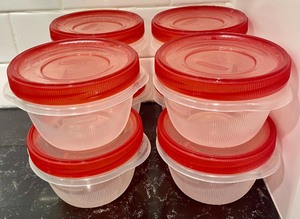 lot 25 image: Plastic and Glass Storage Containers - Food Storage Containers