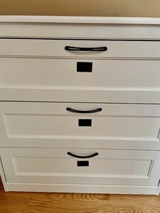 lot 31 image: White Dresser
