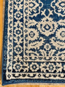lot 47 image: Decorative Rug