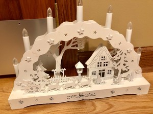 lot 66 image: Various Holiday Decor