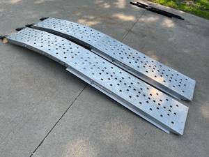 lot 149 image: 2 Metal Trailer Ramps