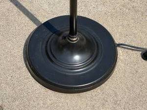 lot 171 image: Metal Floor Lamp