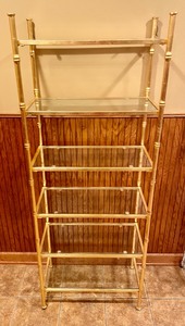 lot 205 image: Great Gold Shelf