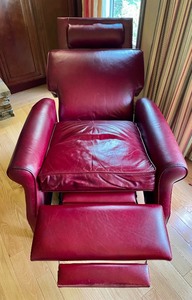 lot 222 image: Sofas & Chairs Comfort Design Maroon Leather Recliner