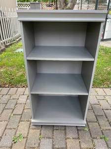 lot 334 image: Gray Wooden 3 Shelf Storage Piece
