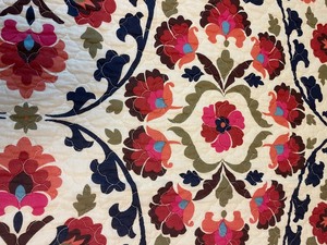 lot 242 image: Queen Floral Bedding