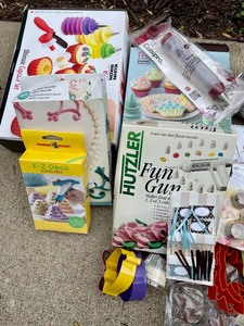 lot 279 image: Large Lot of Baking Supplies