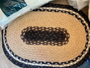 lot 290 image: Batting and Pillow
