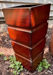 lot 300 image: 2 Metal Planters