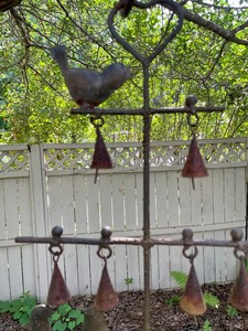 lot 306 image: Metal Bird Hanging Decor