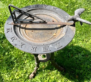 lot 309 image: Stunning Sundial Birdbath