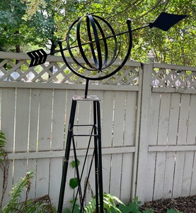 lot 308 image: Black Metal Yard Decor