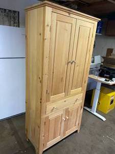 lot 361 image: Mastercraft Armoire