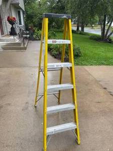 lot 371 image: Keller 6 Foot Ladder