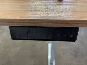 lot 368 image: Electronically Adjustable Standing Desk
