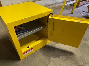 lot 369 image: Flammable Fluids Locker