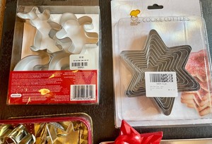 lot 498 image: Cookie Cutter Sets and More