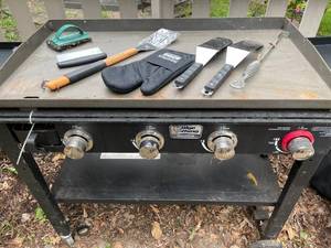 lot 407 image: Blue Rhino Propane Grill With Accessories