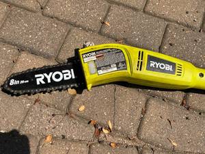 lot 427 image: Ryobi 8 Inch Expandable Pole Chainsaw