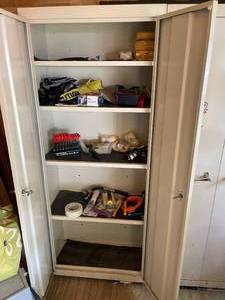lot 431 image: 2 Metal Storage Cabinets With 5 Shelves