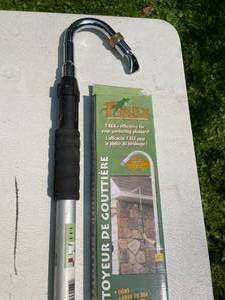 lot 445 image: 2 Expandable Gutter Cleaners