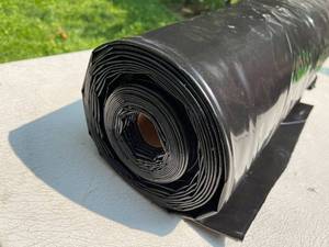lot 448 image: Roll of 6 Mill Gardening Plastic Measuring 16 FT x 50 FT