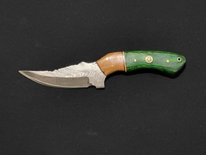 Beautiful Damascus steel knife