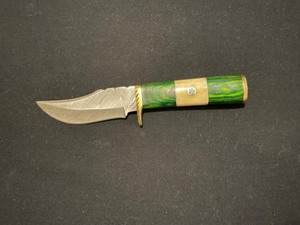 Great looking &nbsphunting Damascus Steel Knife