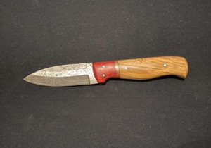 Great looking Damascus steel knife