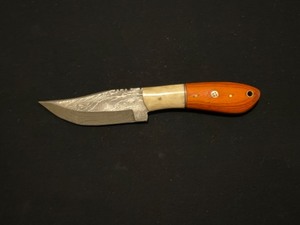 Beautiful Damascus Steel Knife
