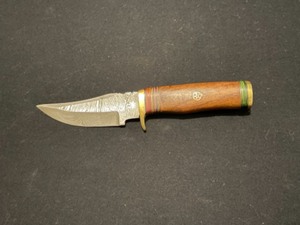 Great looking Damascus steel knife
