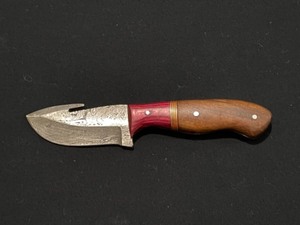 Very nice &nbspDamascus Steel gut hook knife
