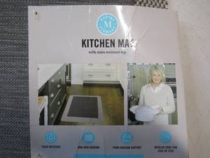 lot 1 image: Kitchen  -Mat Anti Fatigue & Stain resistant by Martha Stewart - 20 x 39