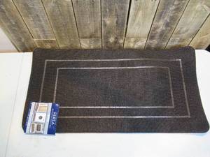 lot 29 image: Town & Country Living Versa IndoorOutdoor Mat Brown 20x39 Inch