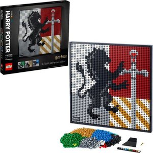 lot 35 image: LEGO - ART Harry Potter Hogwarts Crests 31201