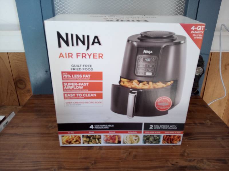 lot 58 image: Ninja - 4 qt. Digital Air Fryer - Black